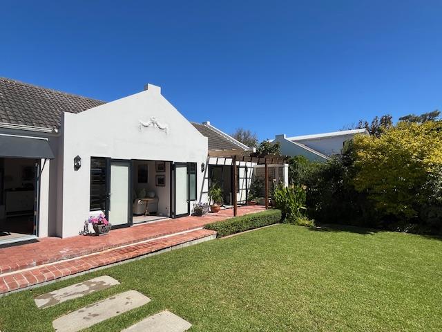 3 Bedroom Property for Sale in Bergvliet Western Cape